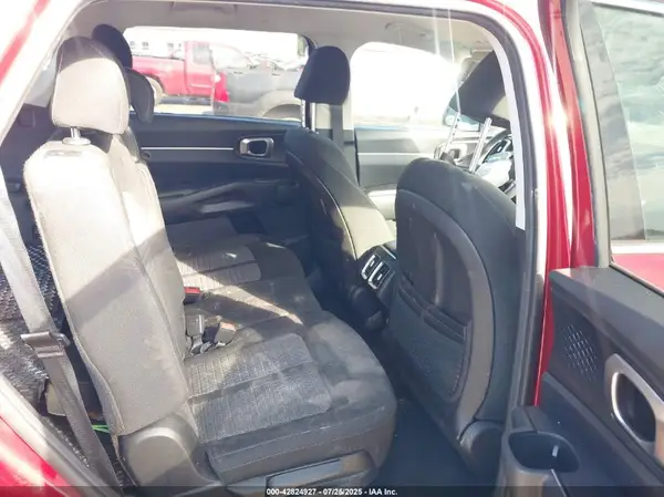 5XYRG4LC1NG081477 2022 KIA SORENTO - Image 8