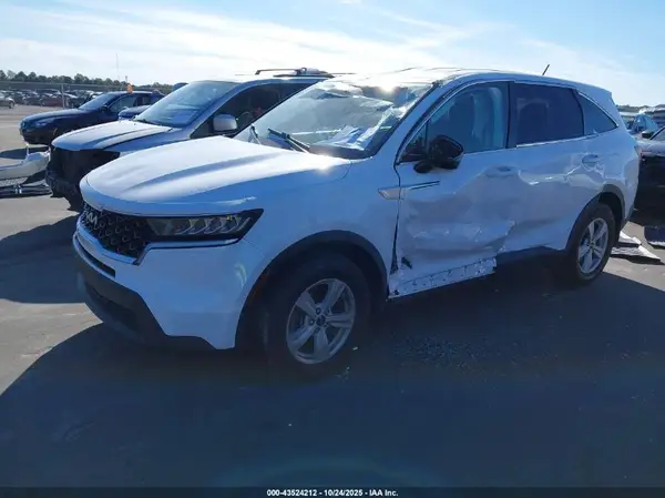 5XYRG4LC1NG083147 2022 KIA SORENTO - Image 2