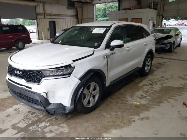 5XYRG4LC1NG099252 2022 KIA SORENTO - Image 2