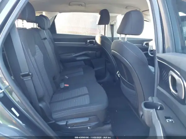 5XYRG4LC1PG173210 2023 KIA SORENTO - Image 8
