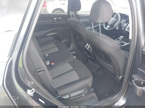 5XYRG4LC1PG201118 2023 KIA SORENTO - Image 8
