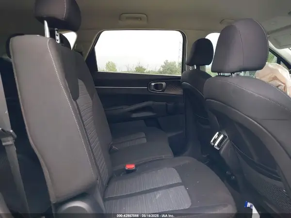 5XYRG4LC2MG024851 2021 KIA SORENTO - Image 8