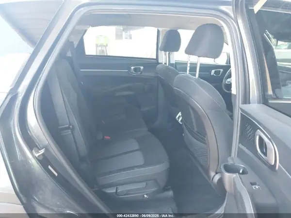 5XYRG4LC2MG053637 2021 KIA SORENTO - Image 8