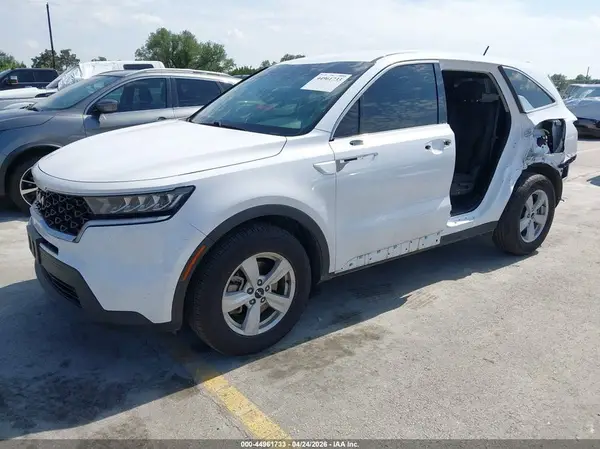 5XYRG4LC2PG211415 2023 KIA SORENTO - Image 2