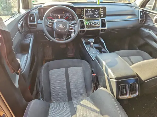 5XYRG4LC3MG009890 2021 KIA SORENTO - Image 8