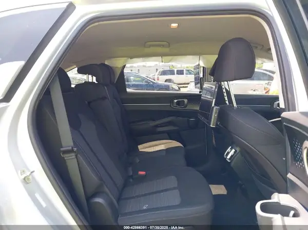 5XYRG4LC3MG068423 2021 KIA SORENTO - Image 8