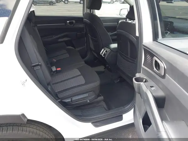 5XYRG4LC4PG204613 2023 KIA SORENTO - Image 8