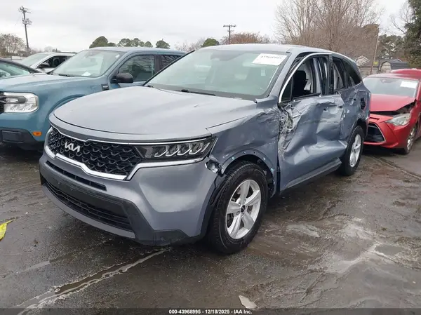 5XYRG4LC5NG097570 2022 KIA SORENTO - Image 2