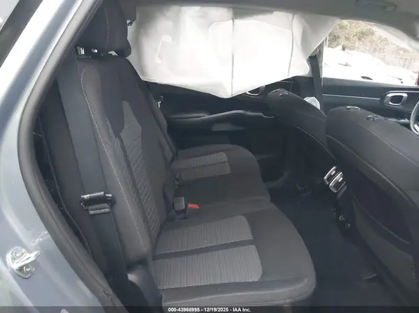 5XYRG4LC5NG097570 2022 KIA SORENTO - Image 8