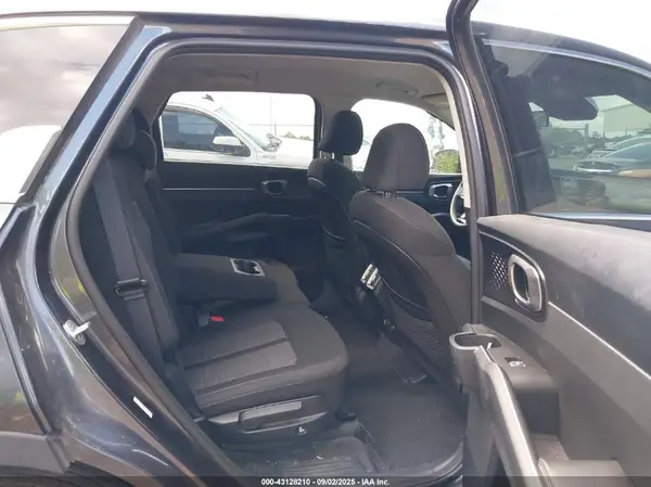 5XYRG4LC6NG078722 2022 KIA SORENTO - Image 8