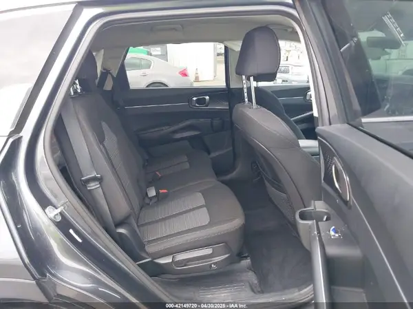 5XYRG4LC7MG041273 2021 KIA SORENTO - Image 8
