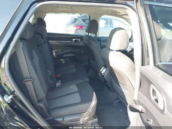 5XYRG4LC7NG087655 2022 KIA SORENTO - Image 8