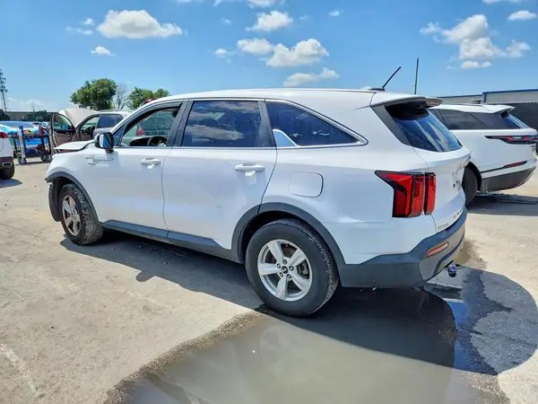 5XYRG4LC8MG021873 2021 KIA SORENTO - Image 2