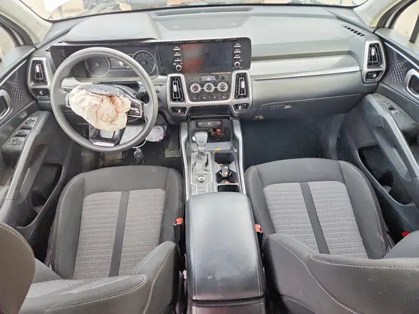5XYRG4LC8MG040990 2021 KIA SORENTO - Image 8