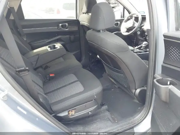5XYRG4LC8NG076423 2022 KIA SORENTO - Image 8