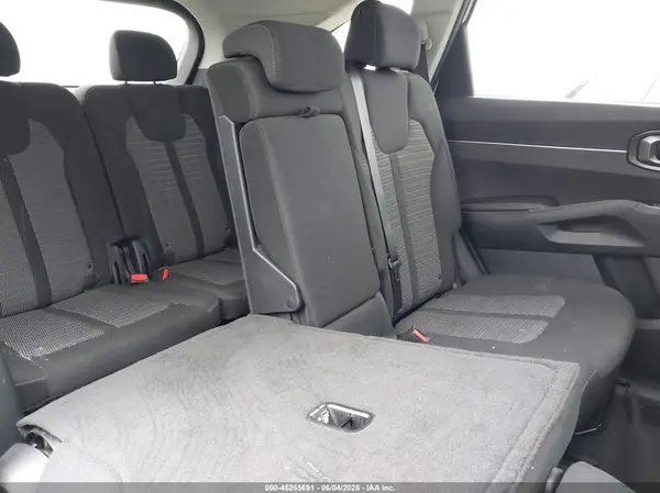 5XYRG4LC8PG245598 2023 KIA SORENTO - Image 8