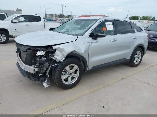 5XYRG4LCXNG077671 2022 KIA SORENTO - Image 2