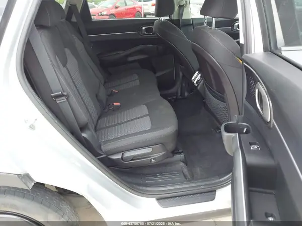 5XYRG4LCXNG077671 2022 KIA SORENTO - Image 8