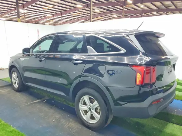 5XYRGDLC0PG183906 2023 KIA SORENTO - Image 2