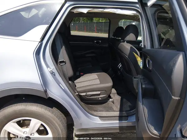 5XYRGDLC4NG077584 2022 KIA SORENTO - Image 8