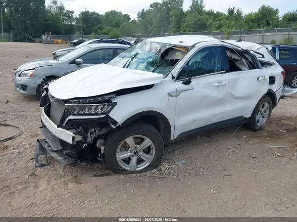 5XYRGDLC4NG115685 2022 KIA SORENTO - Image 2