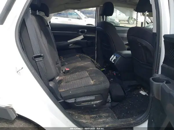 5XYRGDLC4NG115685 2022 KIA SORENTO - Image 8
