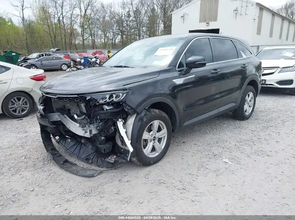 5XYRGDLC5NG097021 2022 KIA SORENTO - Image 2