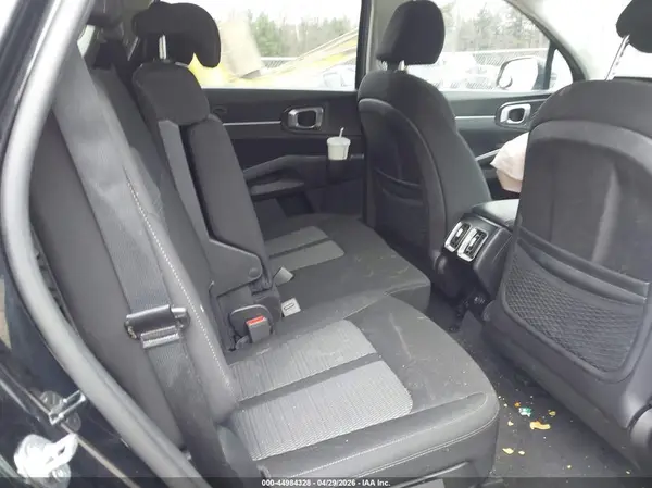 5XYRGDLC5NG097021 2022 KIA SORENTO - Image 8