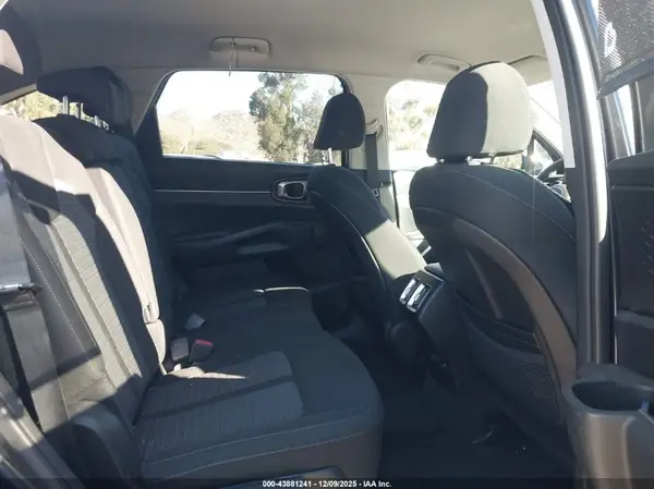 5XYRGDLC8MG058423 2021 KIA SORENTO - Image 8