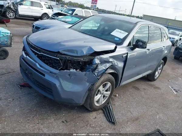5XYRGDLCXPG174095 2023 KIA SORENTO - Image 2