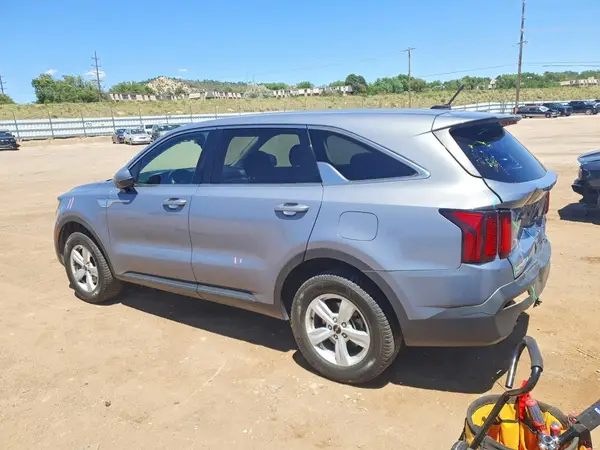 5XYRGDLCXPG208715 2023 KIA SORENTO - Image 2