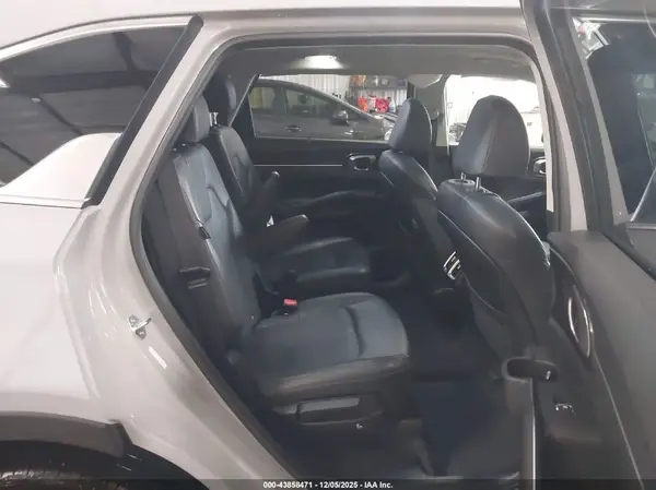 5XYRH4JF5SG310278 2025 KIA SORENTO - Image 8