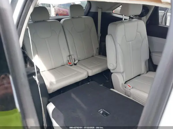 5XYRH4LF0PG176140 2023 KIA SORENTO - Image 8