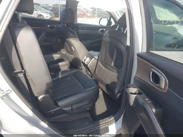 5XYRH4LF2NG157814 2022 KIA SORENTO - Image 8