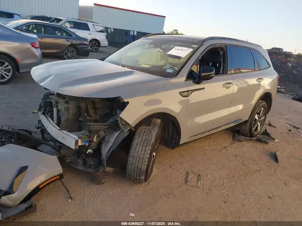 5XYRH4LF4NG136270 2022 KIA SORENTO - Image 2