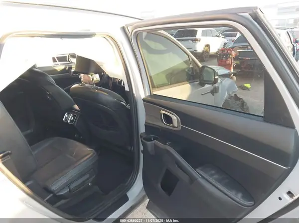 5XYRH4LF4NG136270 2022 KIA SORENTO - Image 8