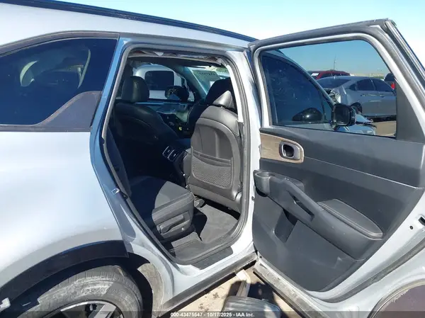 5XYRH4LF7NG131287 2022 KIA SORENTO - Image 8