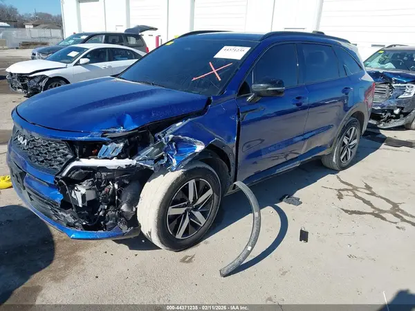 5XYRH4LF7PG177057 2023 KIA SORENTO - Image 2
