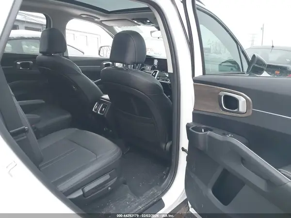 5XYRH4LF9NG140475 2022 KIA SORENTO - Image 8