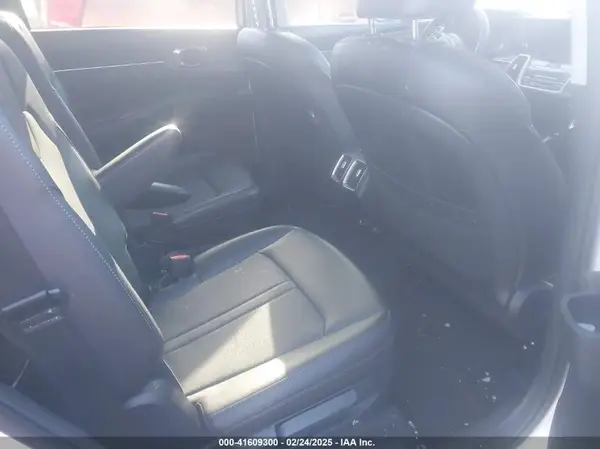 5XYRH4LF9PG243298 2023 KIA SORENTO - Image 8