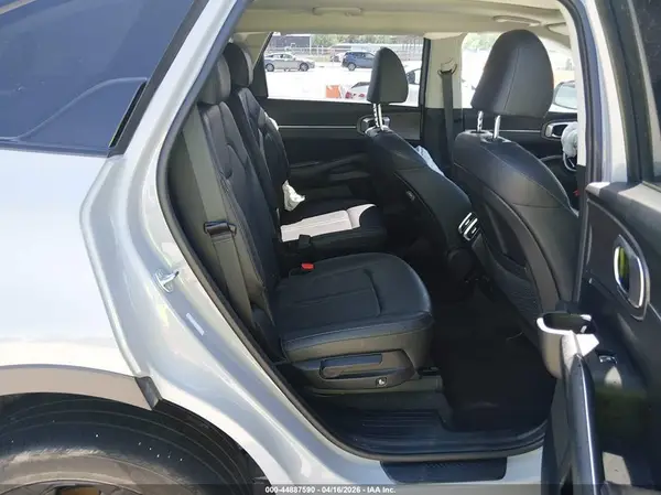 5XYRHDJF0RG303636 2024 KIA SORENTO - Image 8
