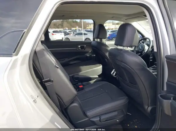 5XYRHDJF1RG283879 2024 KIA SORENTO - Image 8
