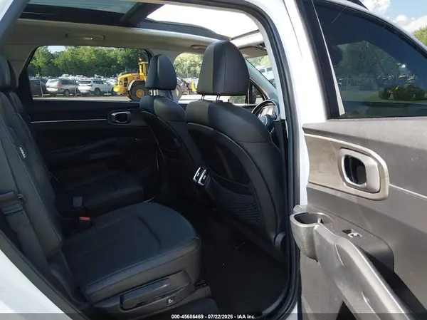 5XYRHDJF2RG256383 2024 KIA SORENTO - Image 8