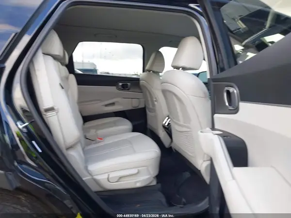 5XYRHDJF4RG291183 2024 KIA SORENTO - Image 8