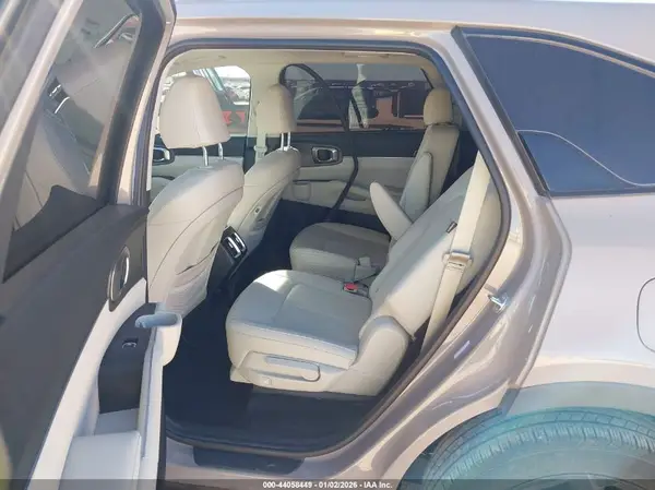 5XYRHDJF7SG324893 2025 KIA SORENTO - Image 8