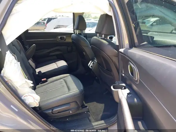 5XYRHDJF7SG325672 2025 KIA SORENTO - Image 8