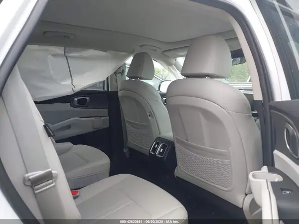5XYRHDJF9RG308768 2024 KIA SORENTO - Image 8
