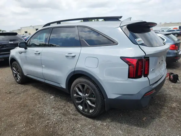 5XYRHDLF0NG132894 2022 KIA SORENTO - Image 2