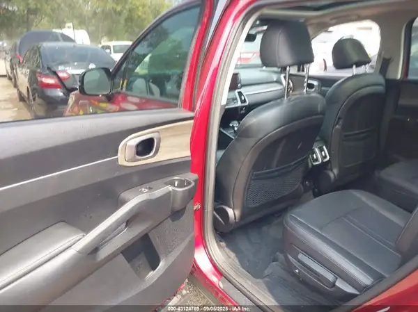 5XYRHDLF4NG078323 2022 KIA SORENTO - Image 8