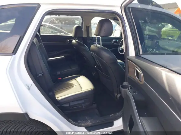 5XYRHDLF4NG117797 2022 KIA SORENTO - Image 8
